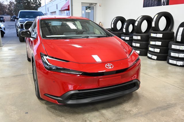 New 2026 Toyota Prius LE image 3