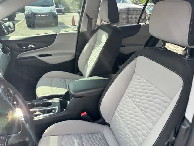 Used 2021 Chevrolet Equinox LS w/ LS Convenience Package FWD image 3
