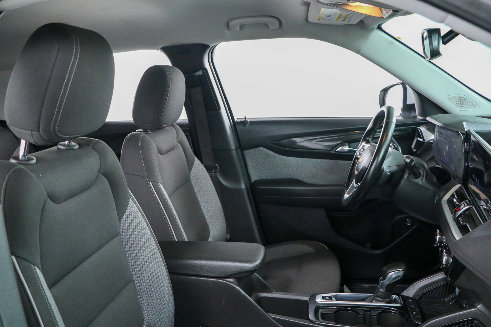 Used 2025 Chevrolet TrailBlazer LT w/ Convenience Package FWD image 26