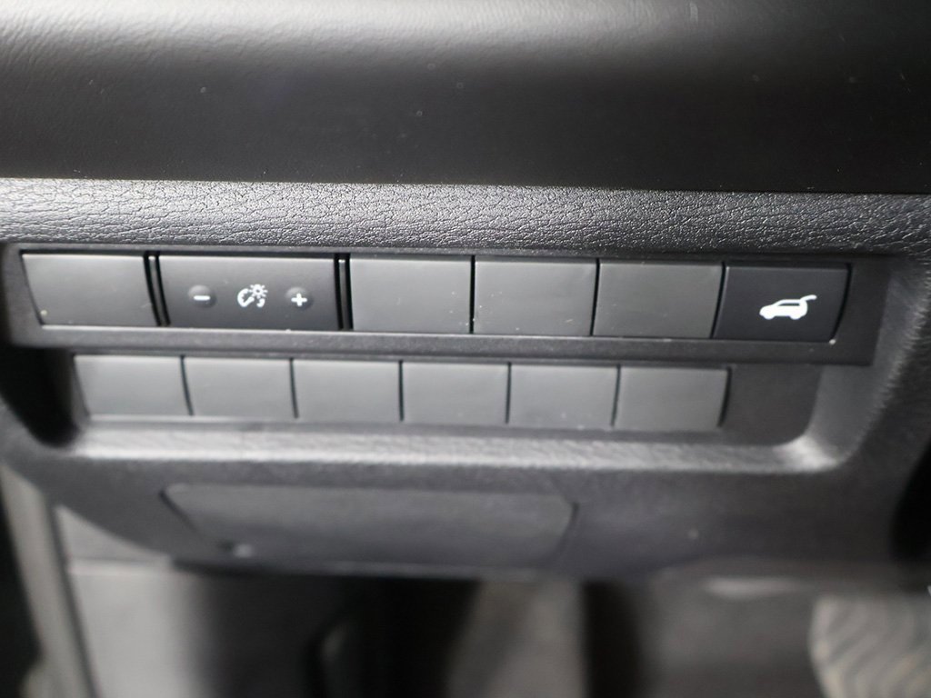 New 2025 Mitsubishi Outlander SE image 38