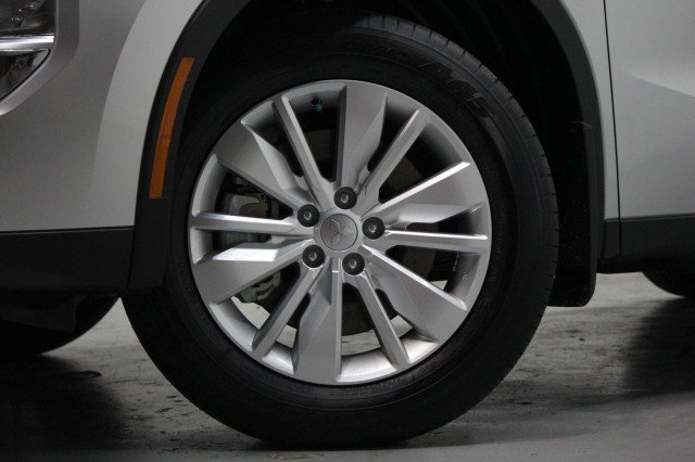 New 2025 Mitsubishi Outlander ES image 3