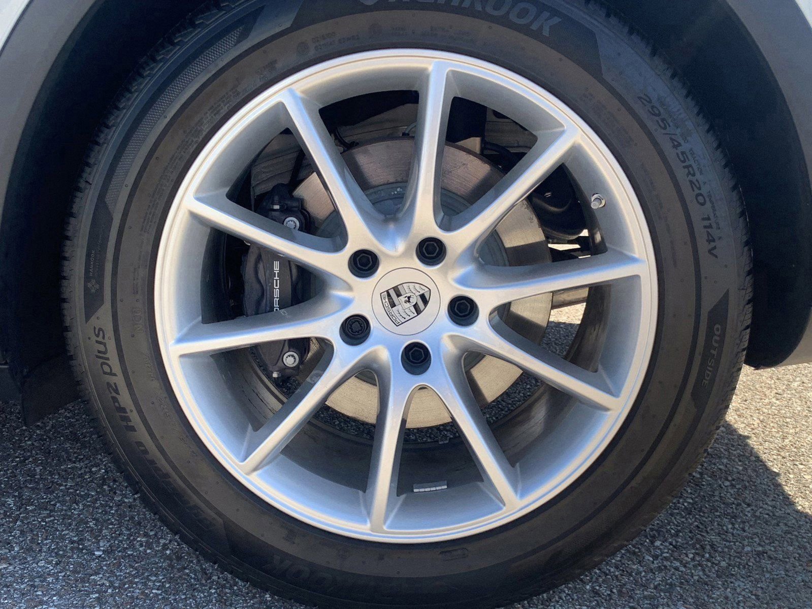 Used 2025 Porsche Cayenne image 31