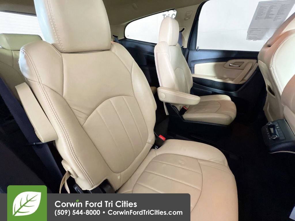 Used 2011 Chevrolet Traverse LTZ image 17