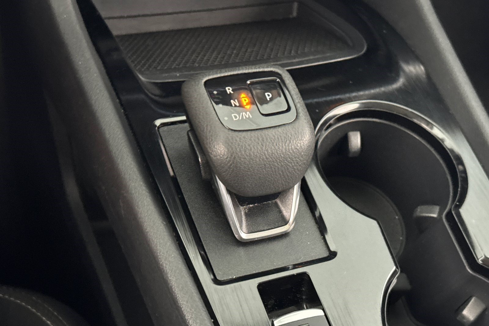 Used 2025 Nissan Rogue SV AWD/4WD image 18