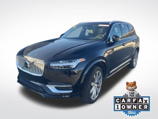 Used 2023 Volvo XC90 B6 Plus image 3