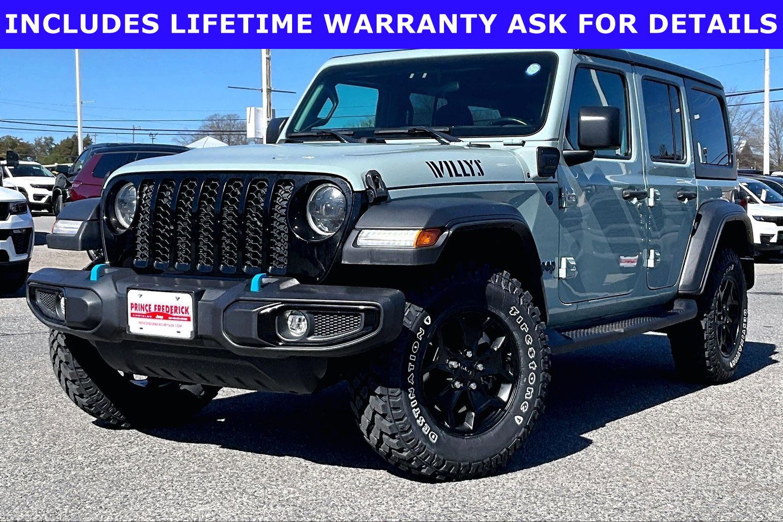 Used 2023 Jeep Wrangler Unlimited w/ Cold Weather Group AWD/4WD image 3