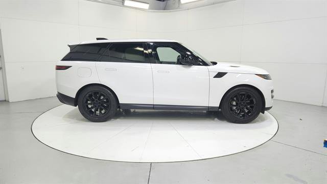 Used 2025 Land Rover Range Rover Sport SE image 8