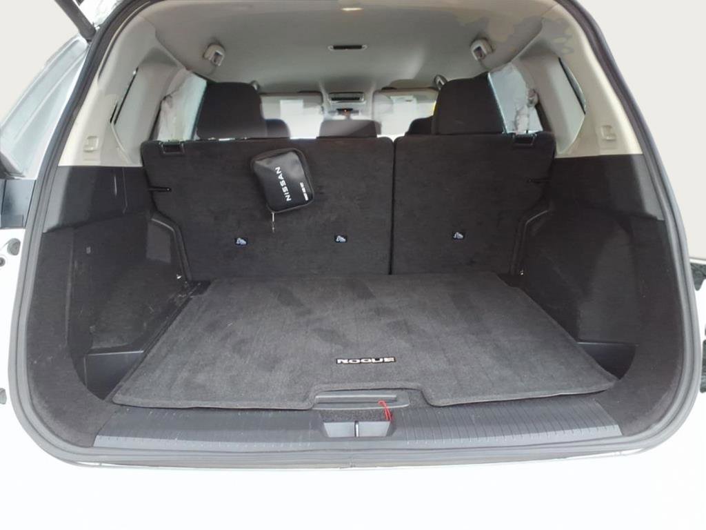 Used 2025 Nissan Rogue SV image 15