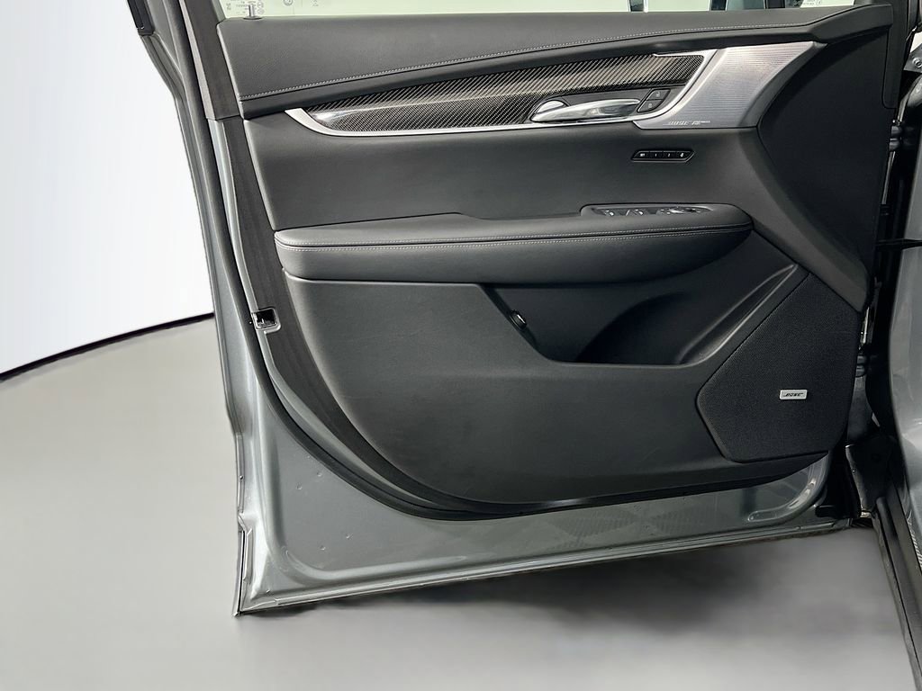 Used 2023 Cadillac XT6 Sport w/ Technology Package image 18