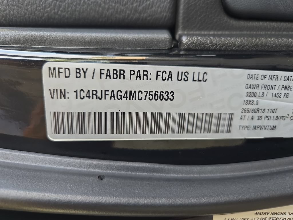 Used 2021 Jeep Grand Cherokee Laredo AWD/4WD image 41