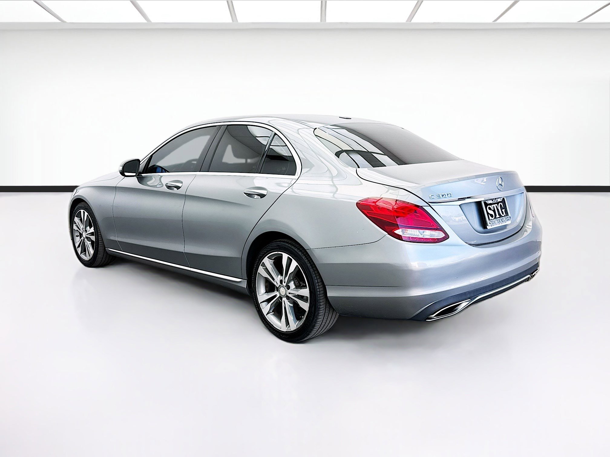 Used 2015 Mercedes-Benz C 300 Sedan image 6