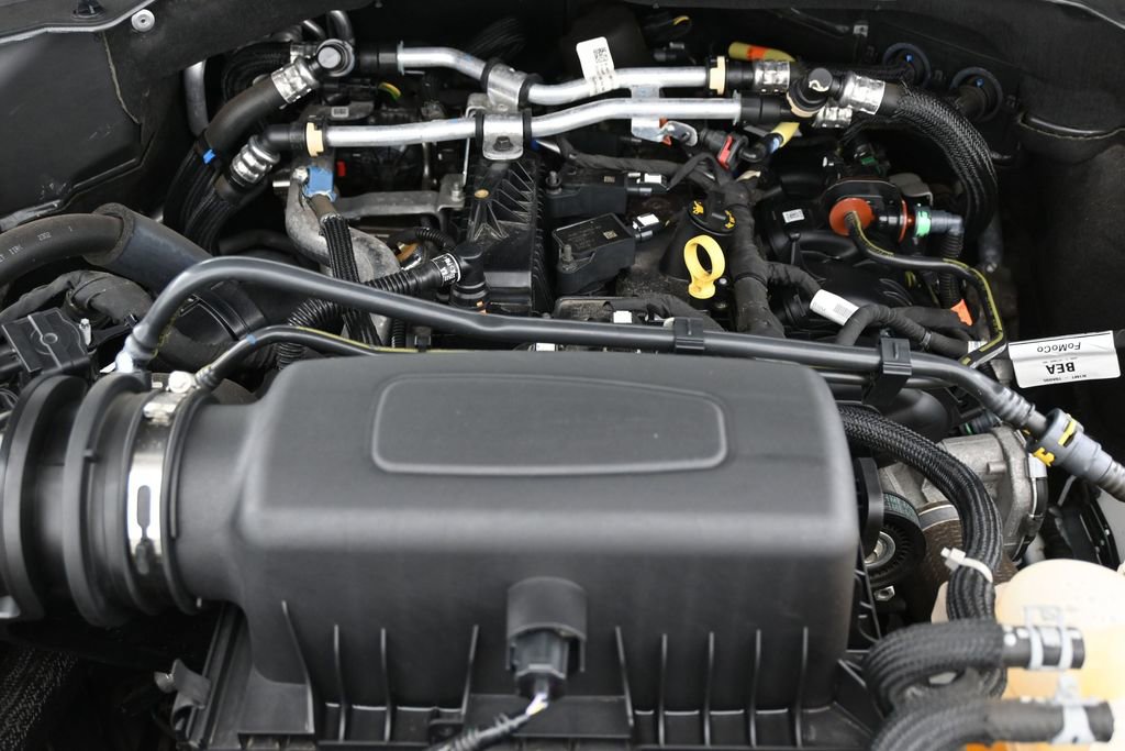 Used 2022 Ford Explorer XLT w/ Equipment Group 202A AWD/4WD image 42