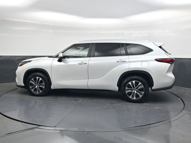 Used 2023 Toyota Highlander XLE image 7