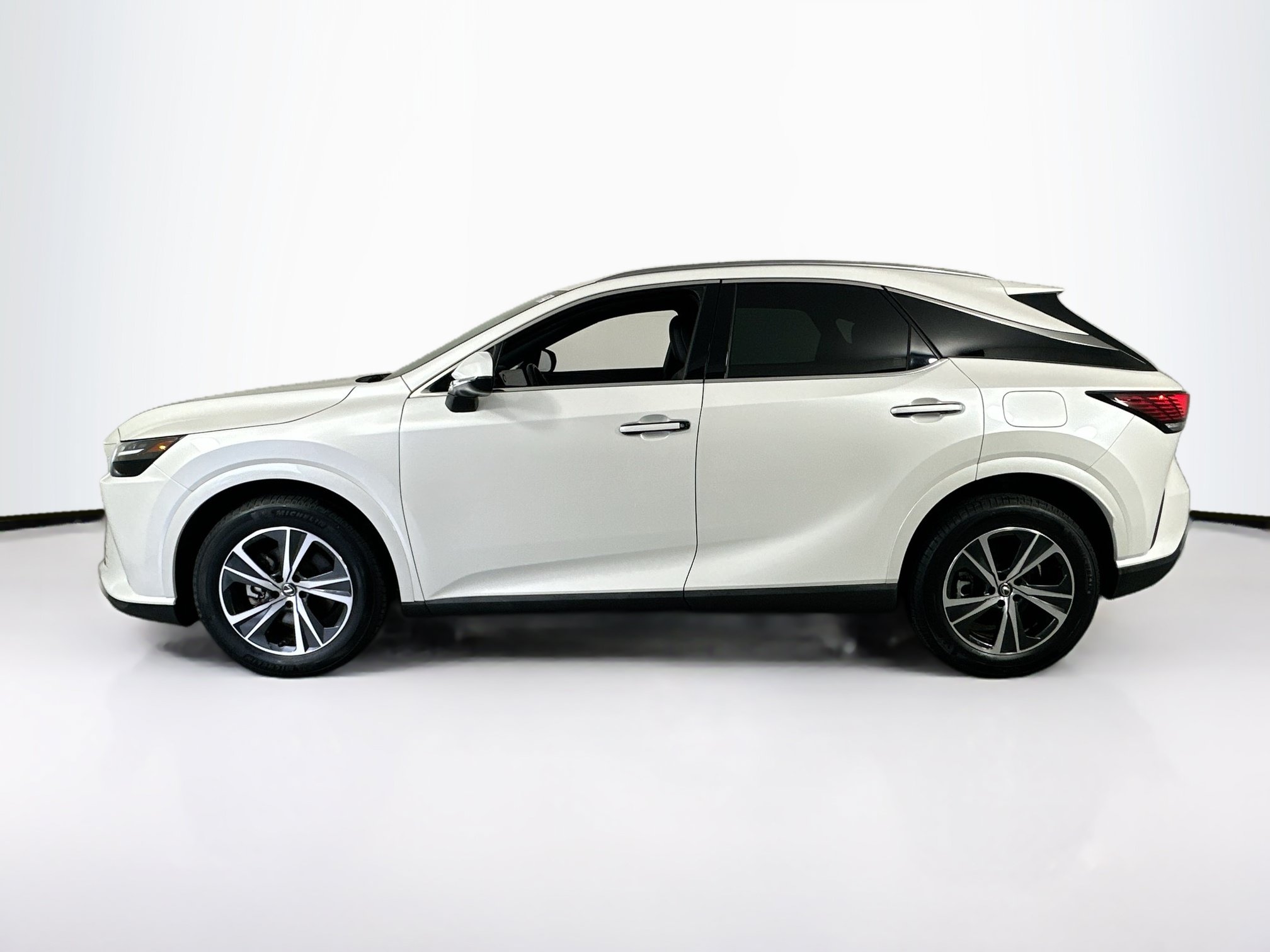 Used 2023 Lexus RX 350 Premium w/ Cold Area Package FWD image 8