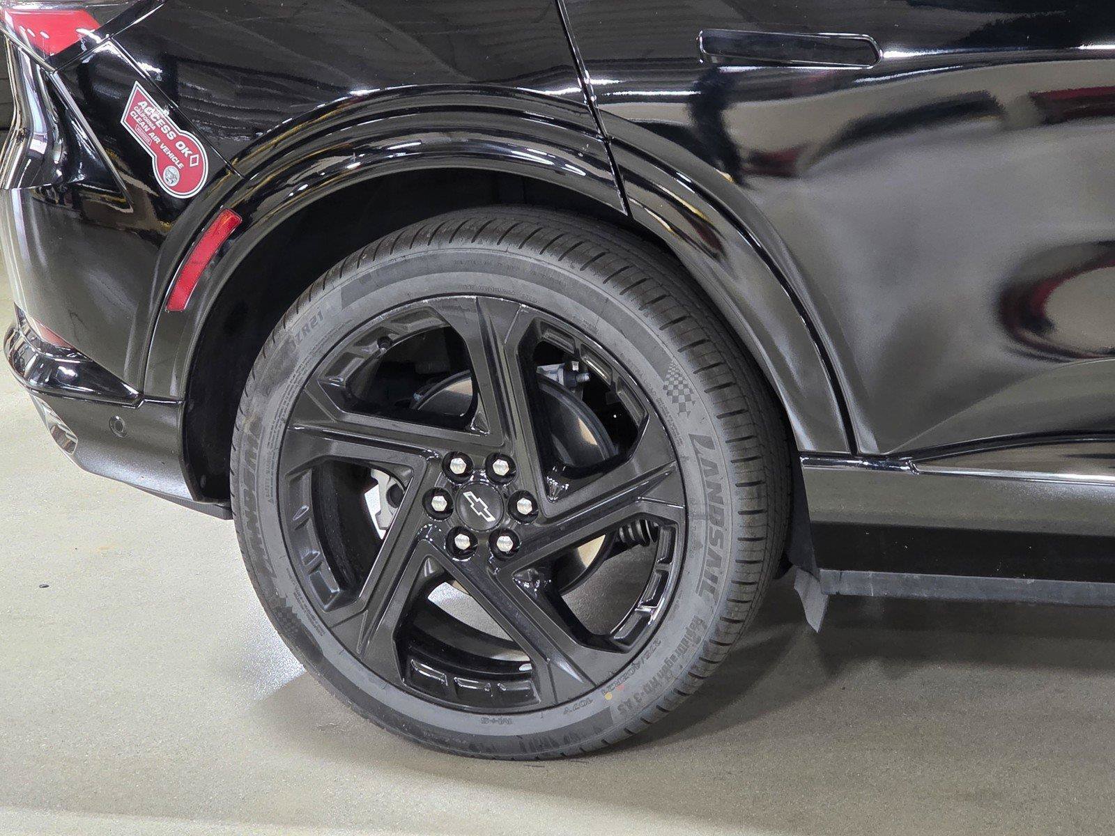 Used 2024 Chevrolet Equinox EV RS FWD image 9