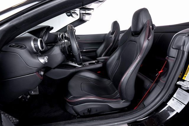 Certified 2020 Ferrari Portofino image 4