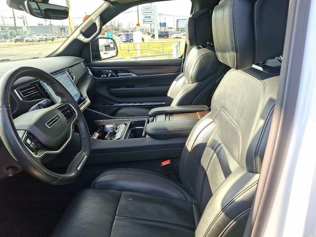 Used 2024 Jeep Grand Wagoneer L 4WD image 23