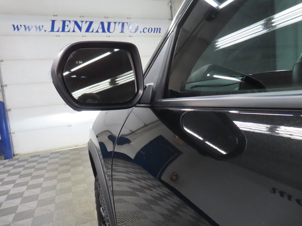 Used 2024 Chevrolet Traverse Z71 w/ LPO, Floor Liner Package AWD/4WD image 73