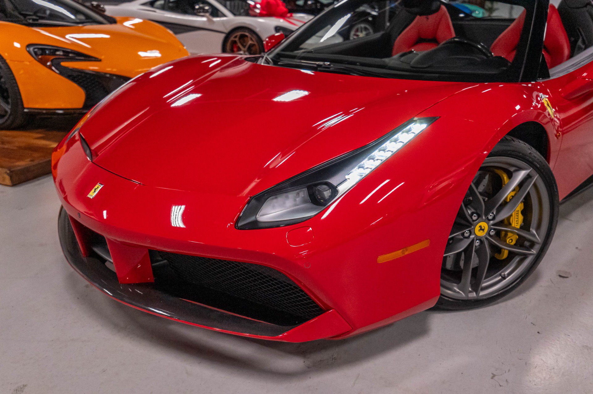 Used 2018 Ferrari 488 Spider RWD image 64