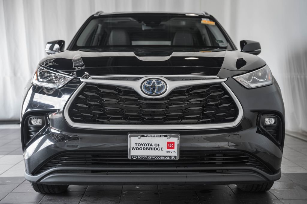 Used 2023 Toyota Highlander Bronze Edition image 2