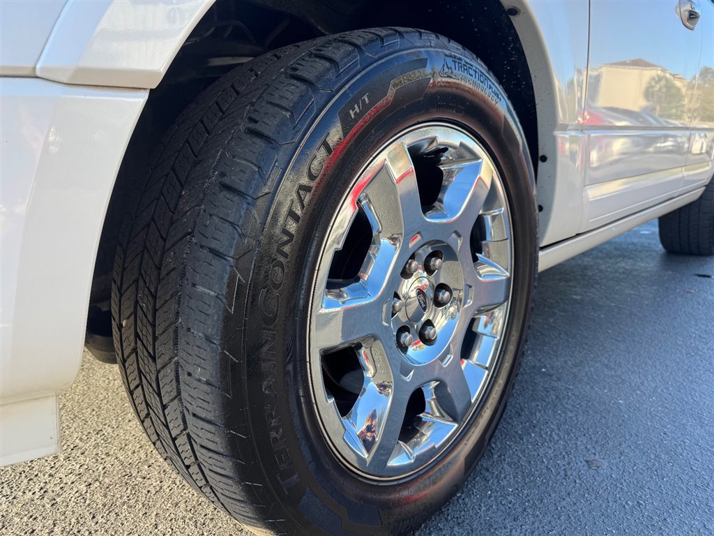 Used 2014 Ford Expedition Limited w/ Equipment Group 301A AWD/4WD image 9