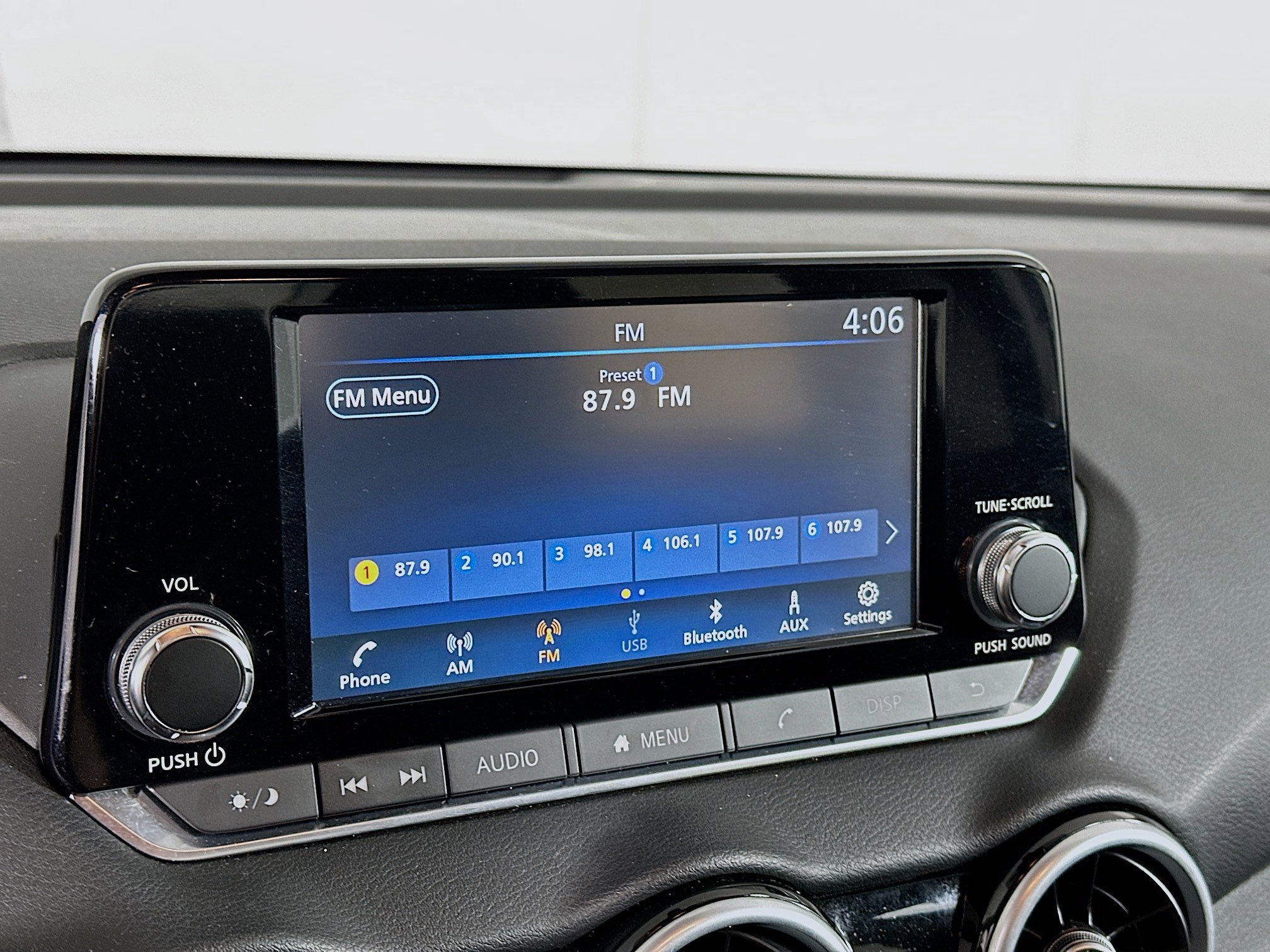 Used 2025 Nissan Sentra S image 21