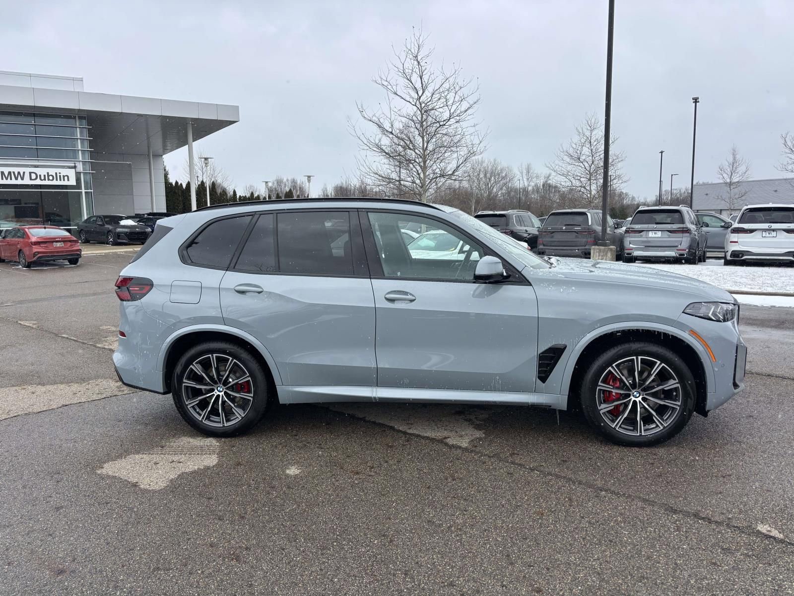 New 2026 BMW X5 xDrive40i w/ M Sport Package AWD/4WD image 8