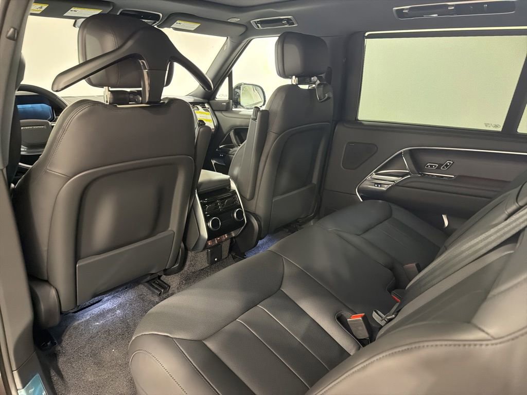 New 2026 Land Rover Range Rover Long Wheelbase SE AWD/4WD image 21