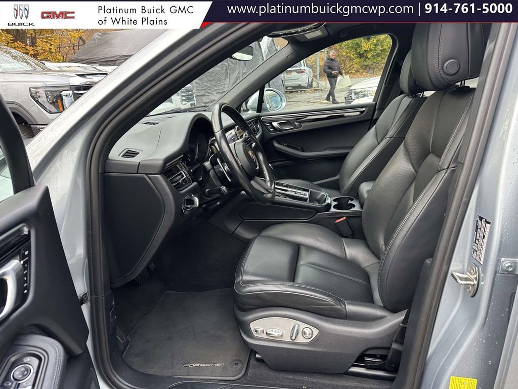 Used 2023 Porsche Macan image 13
