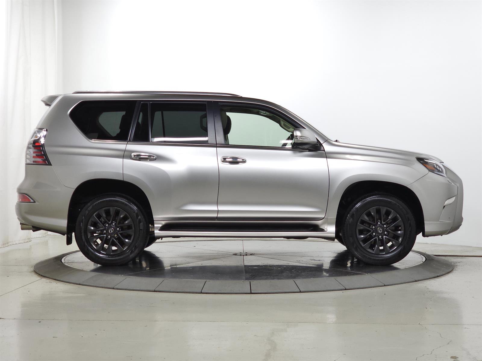 Used 2020 Lexus GX 460 Premium w/ Premium Package AWD/4WD image 11