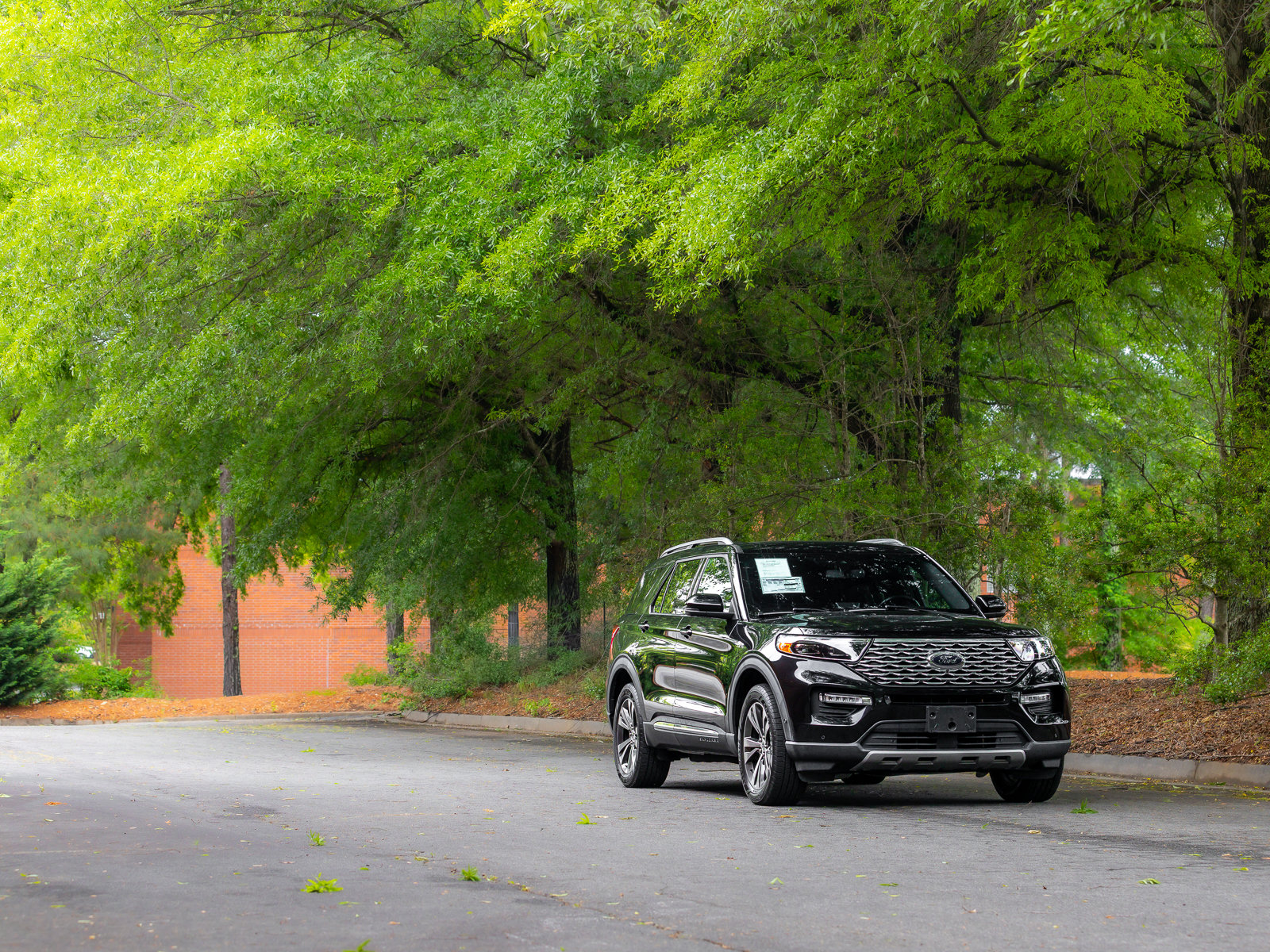 Used 2020 Ford Explorer Platinum w/ Premium Technology Package AWD/4WD image 35