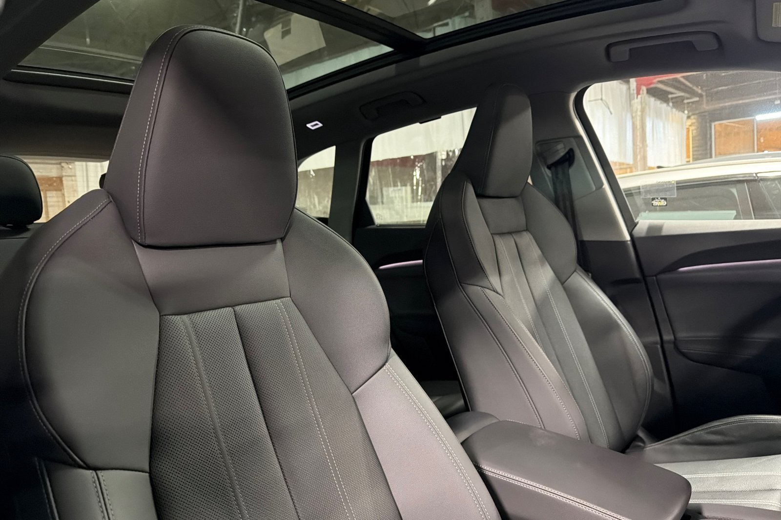 Used 2025 Audi Q5 Premium Plus w/ Premium Plus AWD/4WD image 16