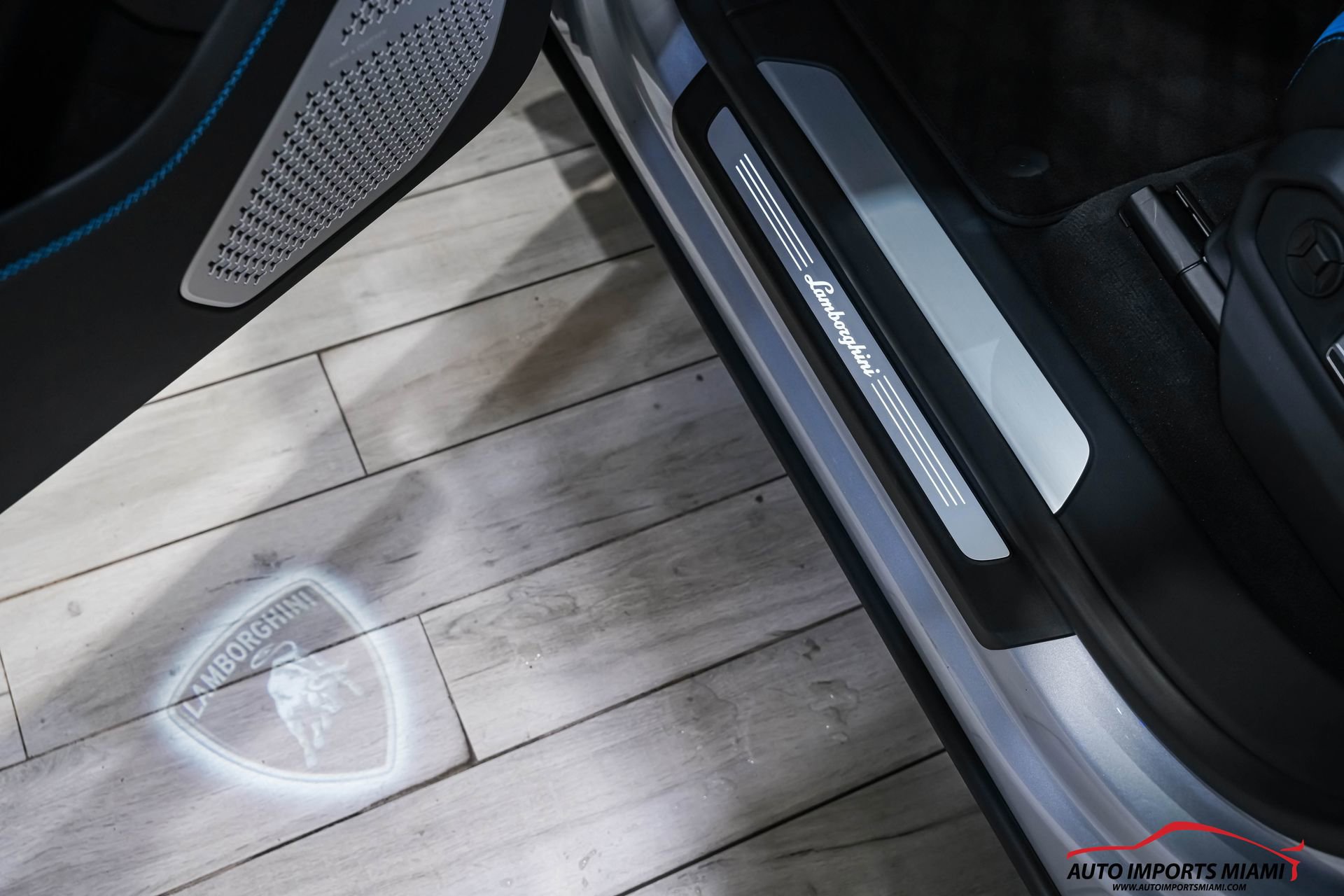 Used 2025 Lamborghini Urus SE image 43