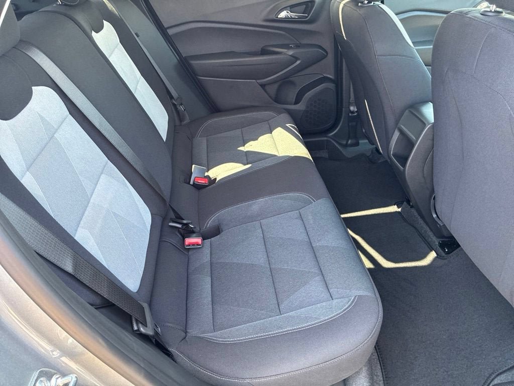 New 2026 Chevrolet Trax LS w/ LS Convenience Package FWD image 28