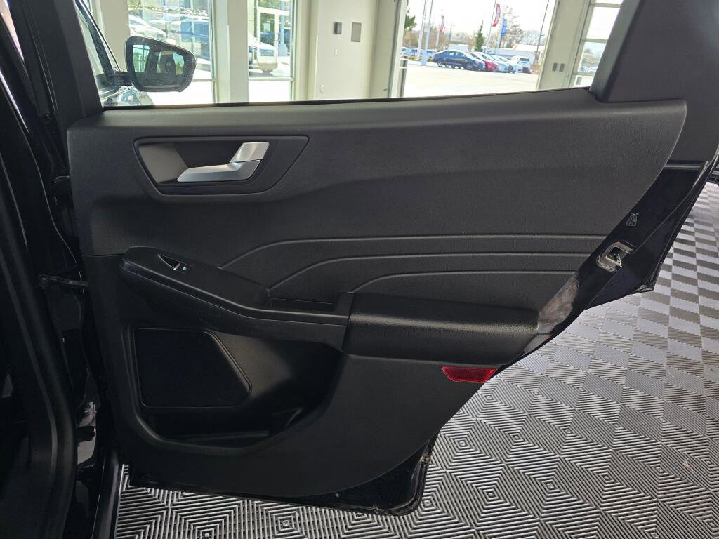 Used 2024 Ford Escape Platinum AWD/4WD image 39