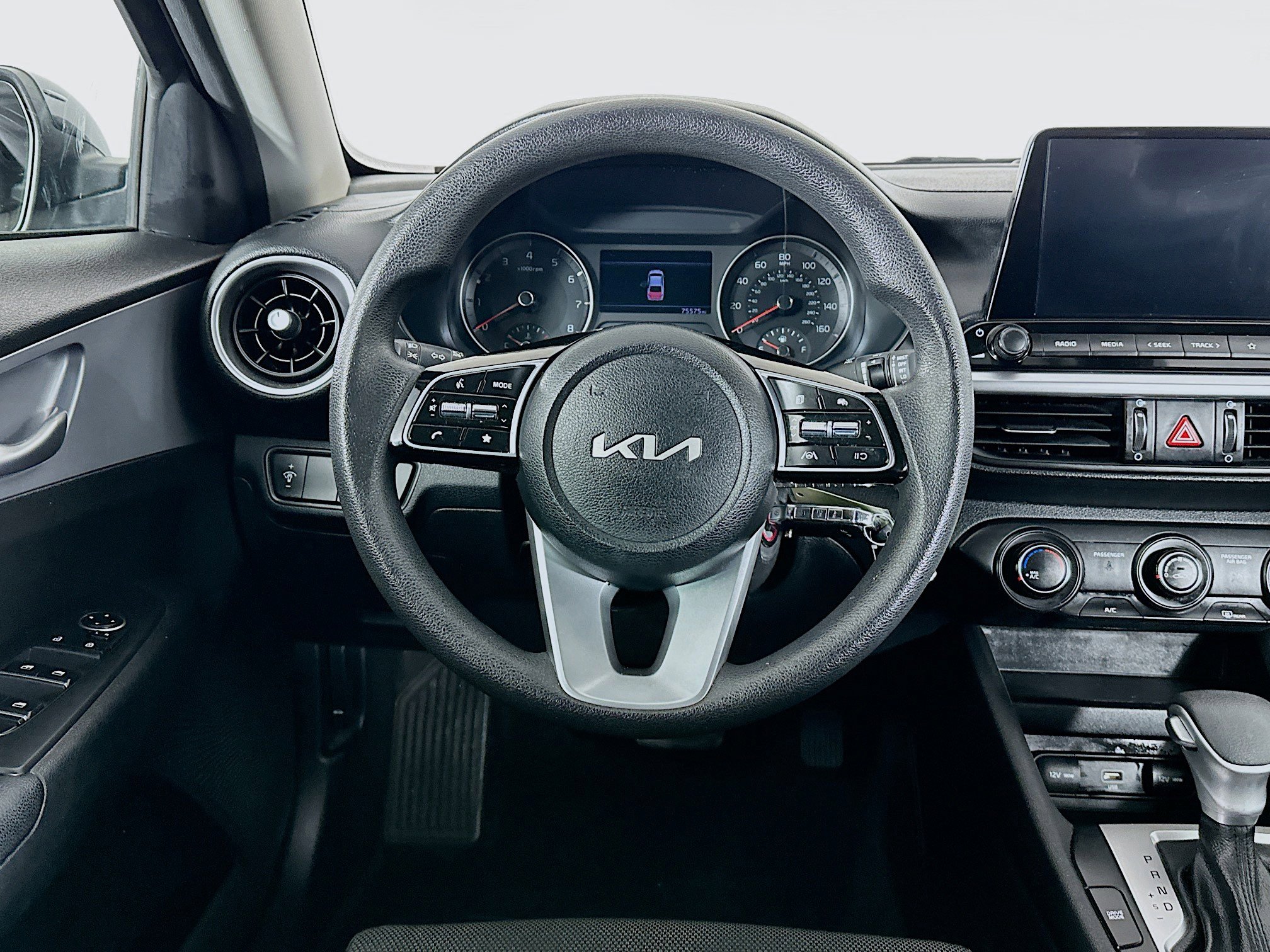 Used 2023 Kia Forte LX image 17