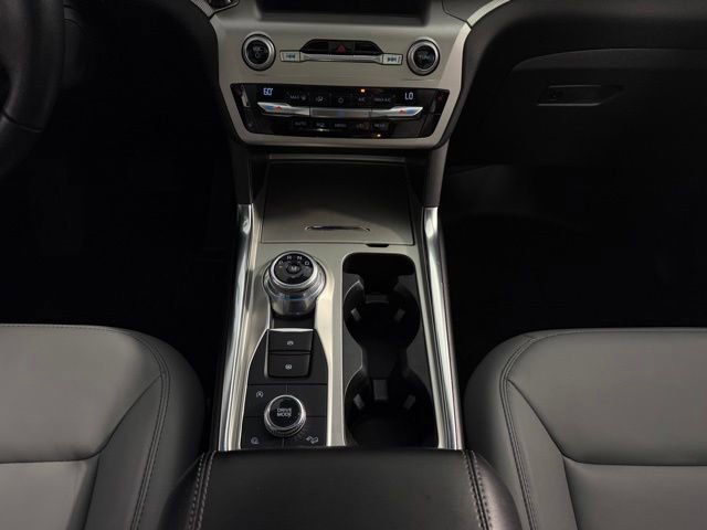 Used 2021 Ford Explorer XLT w/ Equipment Group 202A AWD/4WD image 24