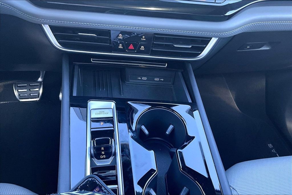 Used 2025 Volkswagen Atlas Cross Sport SEL R-Line image 24