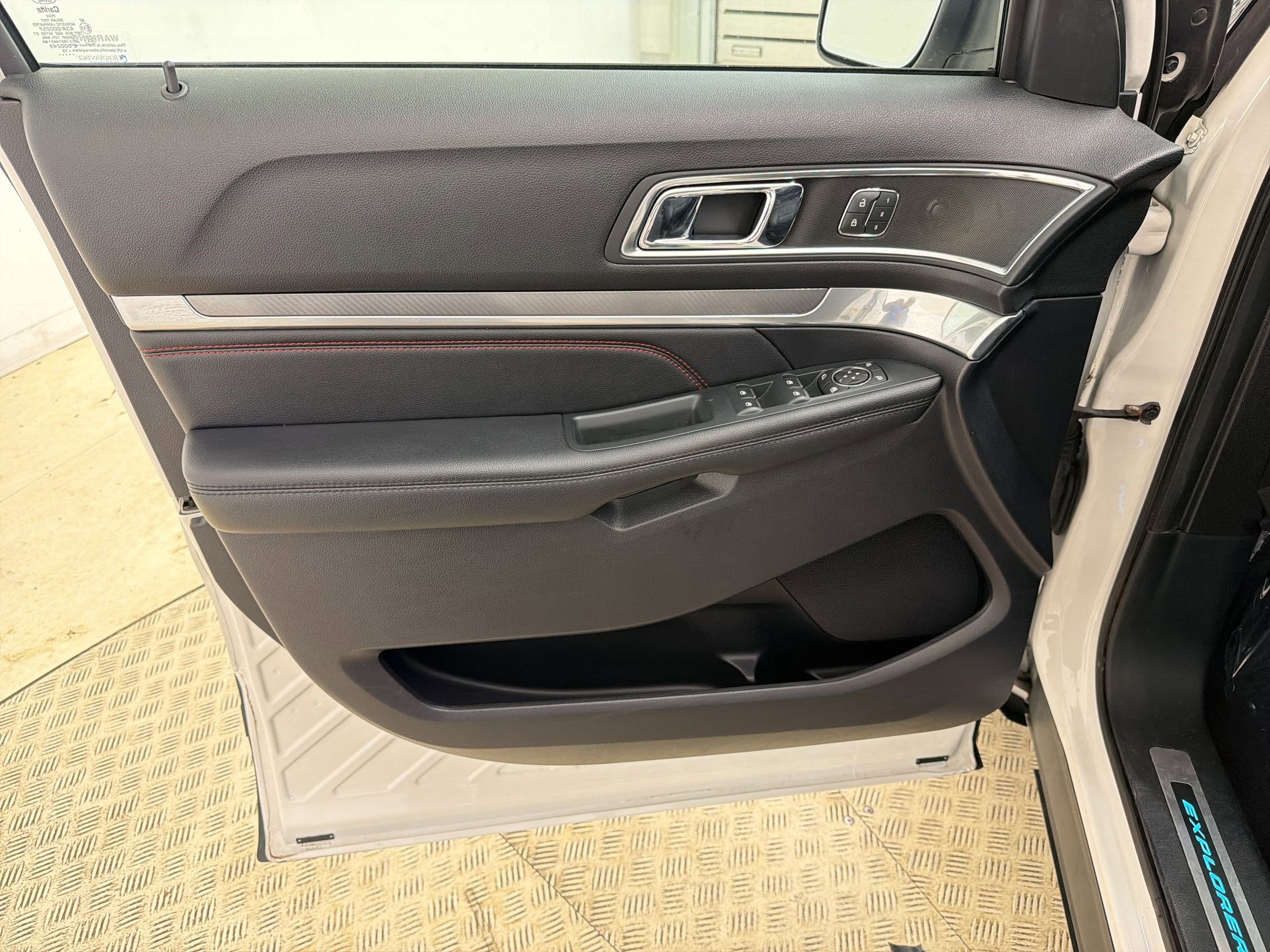 Used 2019 Ford Explorer Sport w/ Equipment Group 401A AWD/4WD image 13