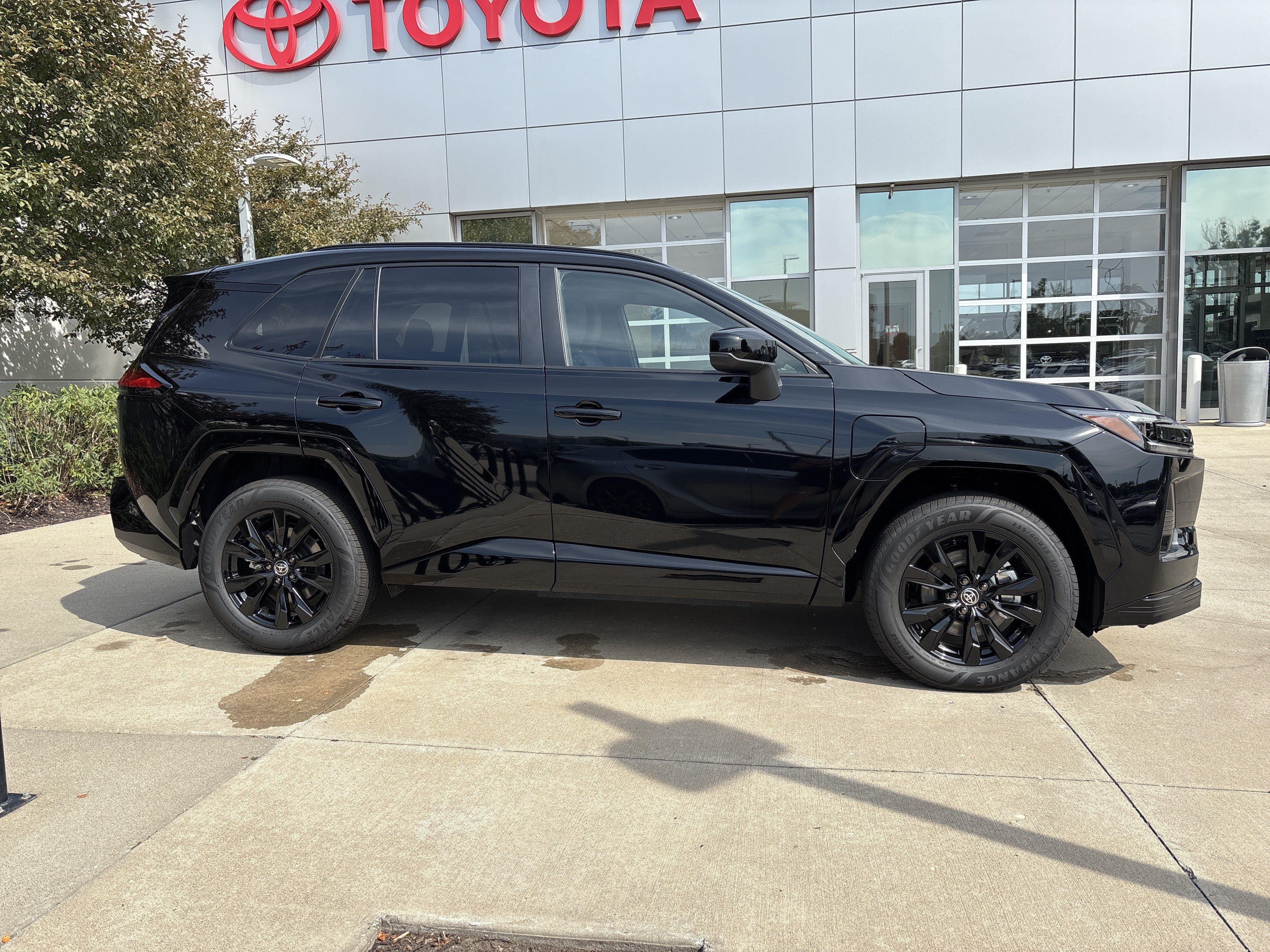 Used 2026 Toyota RAV4 SE AWD/4WD image 10