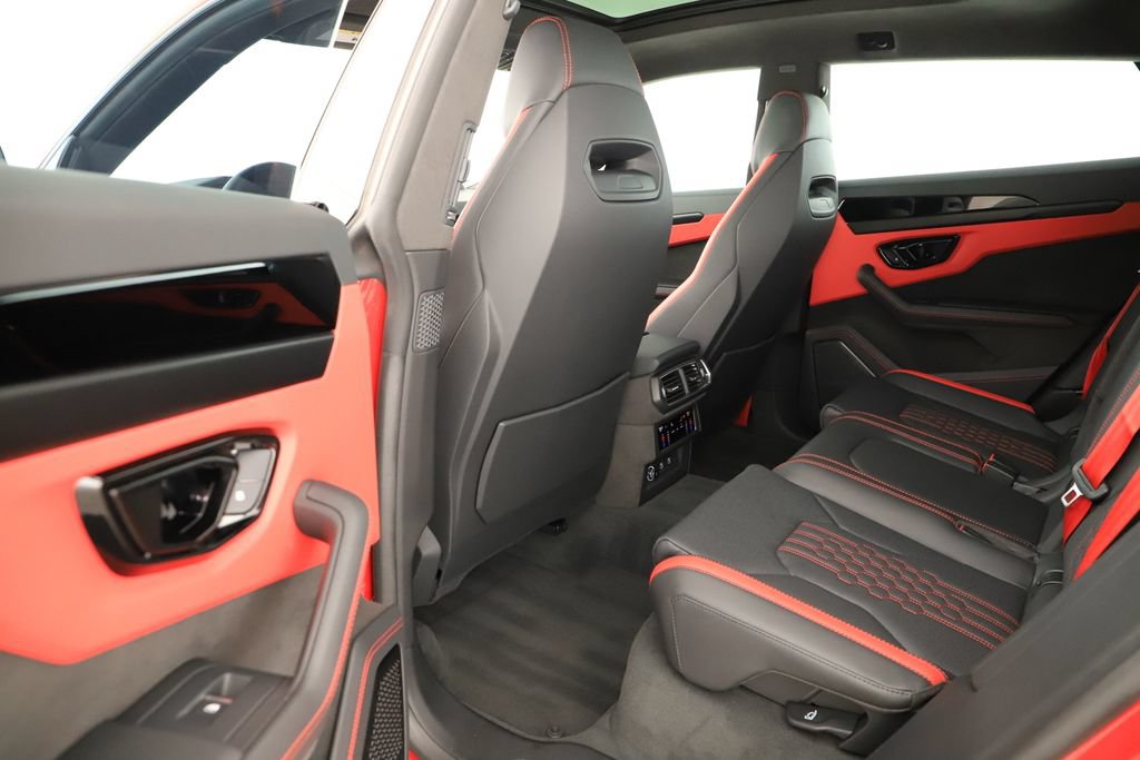Used 2025 Lamborghini Urus SE AWD/4WD image 33