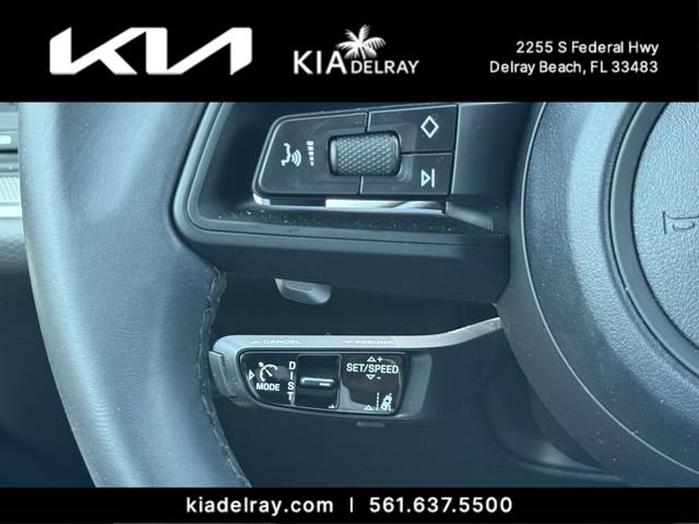 Used 2025 Porsche Cayenne AWD/4WD image 28