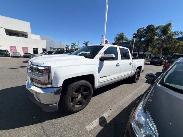 Used 2018 Chevrolet Silverado 1500 LT w/ All Star Edition RWD image 6