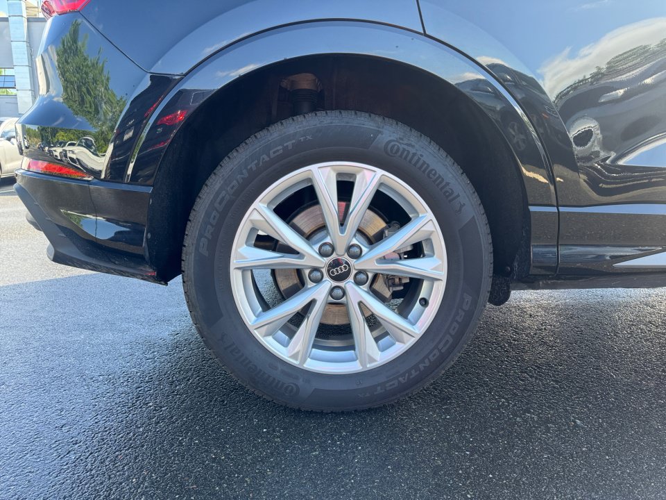 Certified 2025 Audi Q3 2.0T Premium w/ Convenience Package AWD/4WD image 23