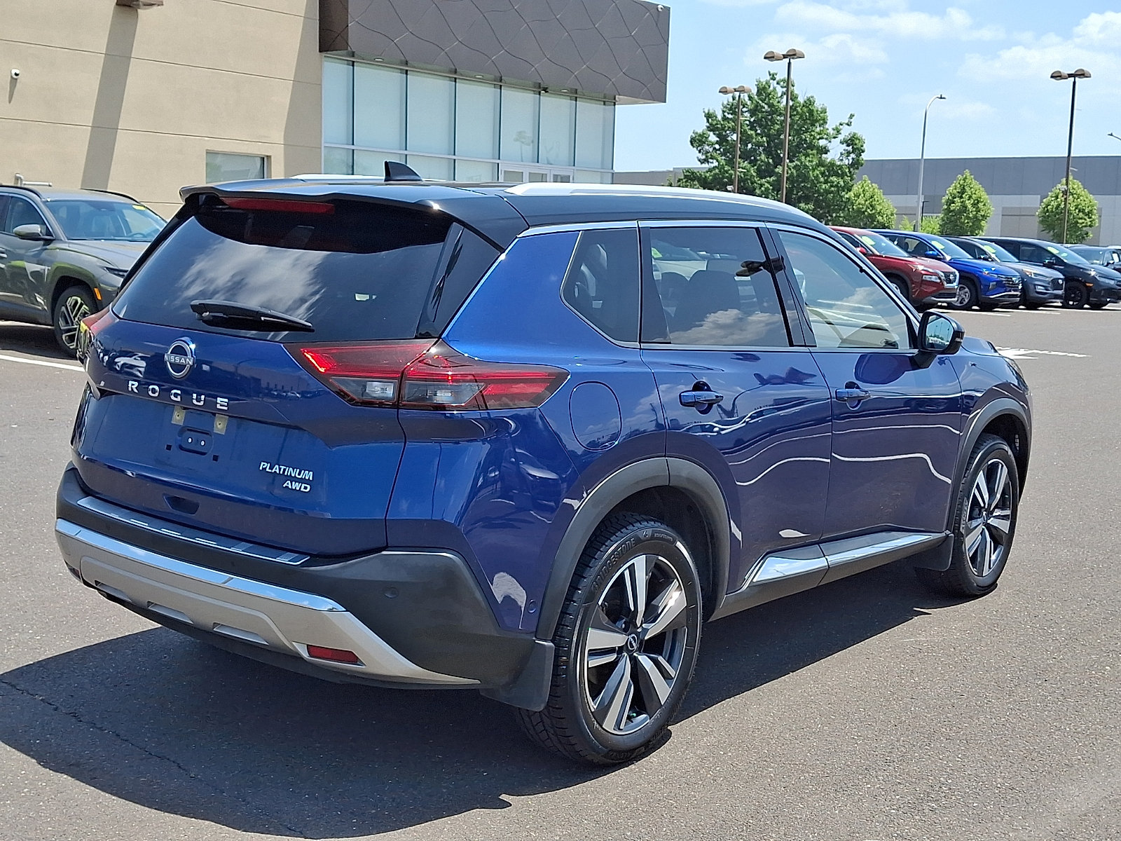 Used 2022 Nissan Rogue Platinum w/ Head-Up Display Package AWD/4WD image 6