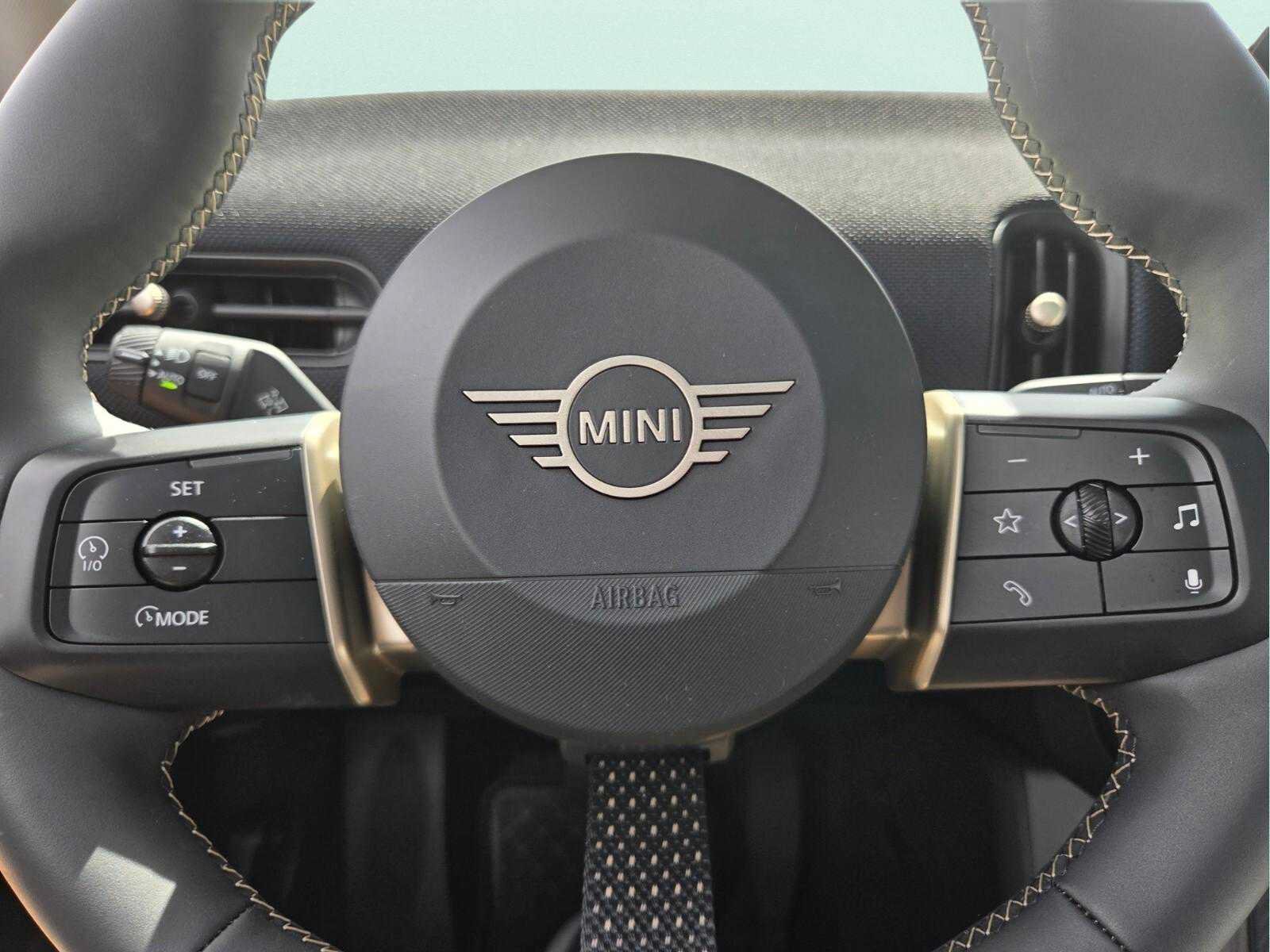 Used 2025 MINI Cooper S FWD image 30