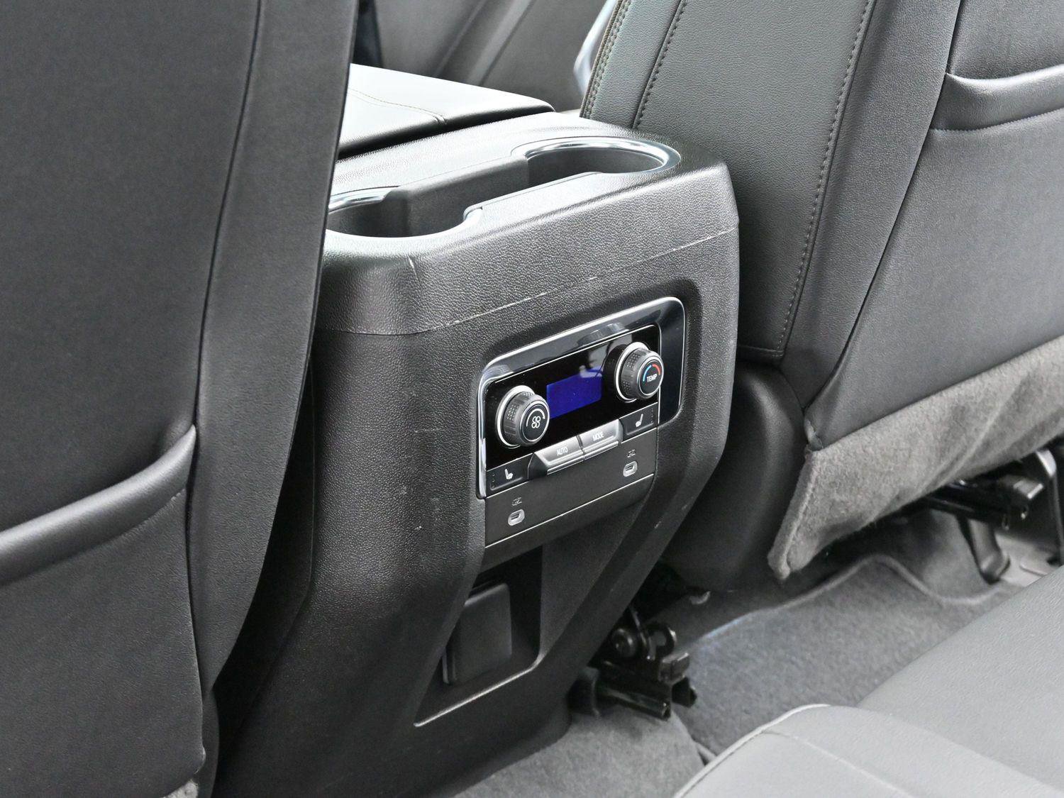 Used 2022 Chevrolet Suburban High Country image 34