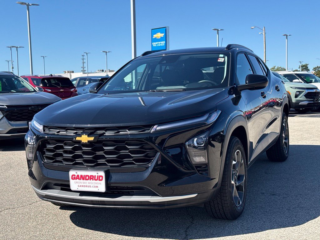 Certified 2024 Chevrolet Trax LT w/ Driver Confidence Package FWD image 2