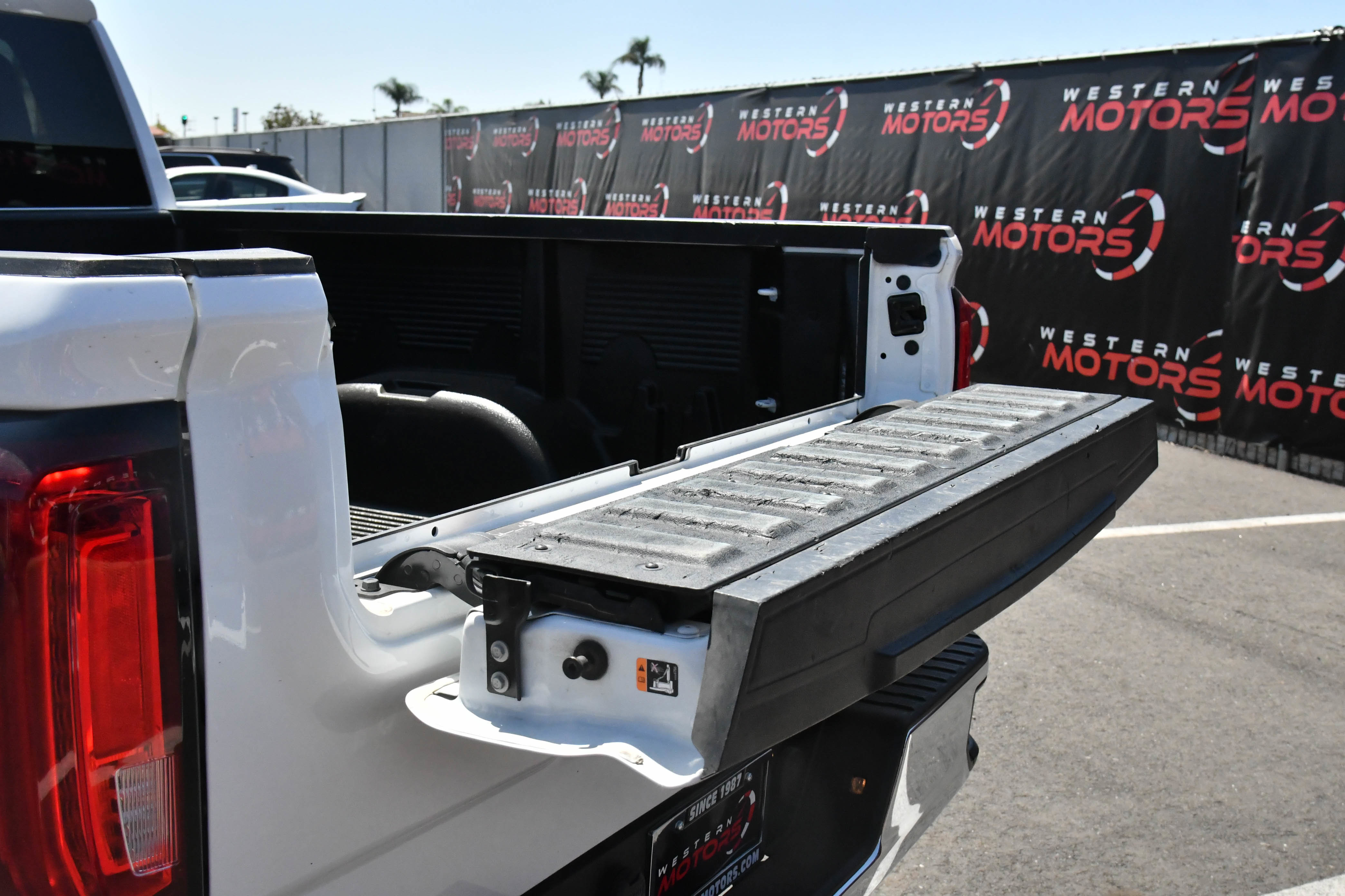 Used 2024 GMC Sierra 1500 SLT image 42
