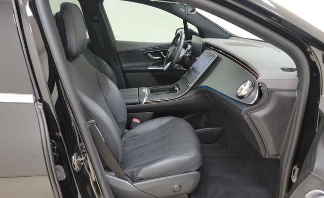 Used 2023 Mercedes-Benz EQE 500 4MATIC SUV image 6
